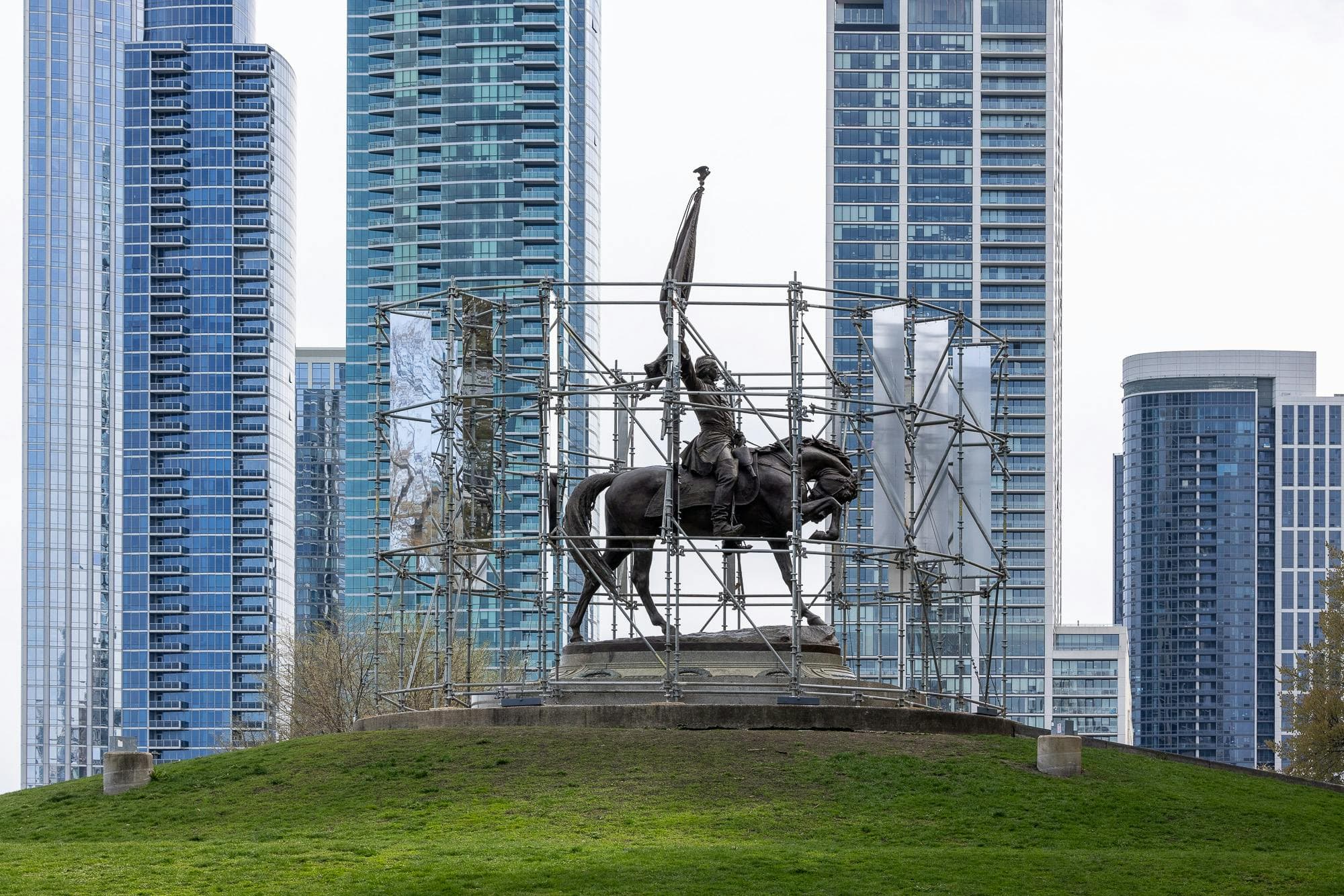 New Monuments | Chicago by Brendan Fernandes, presented in association with the Chicago Park District, with architectural intervention by AIM Architecture. Part of EXPO CHICAGO's IN/SITU Outside program. Photography by Matthew Reeves.